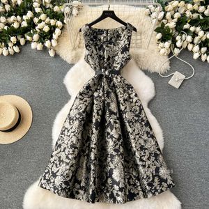 Palace style dress high-end light luxury niche jacquard slim fit medium length large swing sleeveless vest skirt