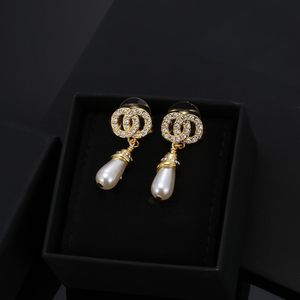 693075 Mixed Simple Gold Plated Silver Luxury Brand Designers Letters Stud Geometric Famous Women Round Crystal Rhinestone Pearl Earring Wedding Party Diamond