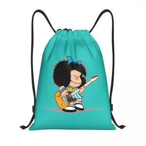 Shoppingväskor anpassade mafalda som spelar sin gitarr dragkammare ryggsäck kvinnor gym sport sackpack bärbar quino kawaii tecknad väska säck