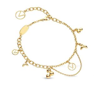 kvinnors juvelery liten blomma armband designer rosa emalj bokstav kristall 18k guld pläterade charm armband luxe mode elegant mens juden glts