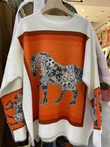 Herrtröjor Plus Size Size Rhinestone Horse Luxury Brand Design Knit Långa ärmar Pullover Tröja för kvinnor Pull Topp Ytterkläder Knitwear Clothing Q240527