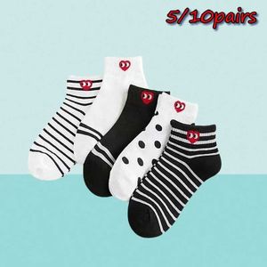 Men's Socks 2024 New 5/10 Pairs Heart Pattern Socks Comfy Cute Crew Sports Socks Cute Kawaii Mid Tube Socks Harajuku Japanese Fashion Y240528