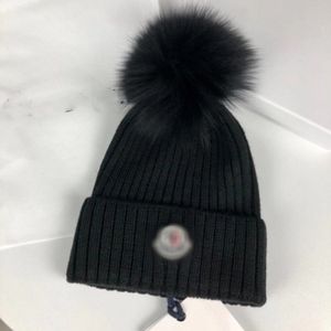 Designer inverno Cappello di lana di berretto inverno Donne a maglia spessa Fuccio di pellicce da pelliccia calda cappelli da bernelli da femmina Cap da berretto da femmina 9 Colori 259i