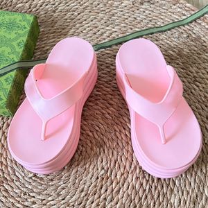 Sandálias femininas de designer 7 cm de espessura chinelas soladas flaps mules materiais ecologicamente corretos sandálias de festa de festa de praia macias e confortáveis sandálias externas