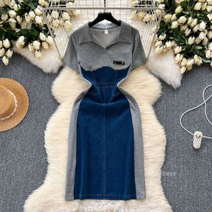 High End Fake Two-Piece Dress for Womens Summer Wear Ny koreansk version med kontrasterande krage och lapptäcke denim kortärmad kjol