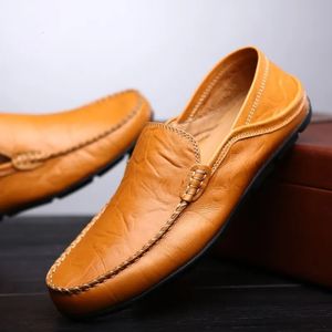 Sapatos de couro para homens para homens sapatos casuais mocassins tênis respiráveis homens acionando sapatos de conforto 240528