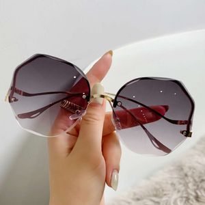 2024 Round Gradient Sunglasses Women Metal Curved Temples Eyewear Ocean Rimless Fashion Sun Glasses Ladies UV400