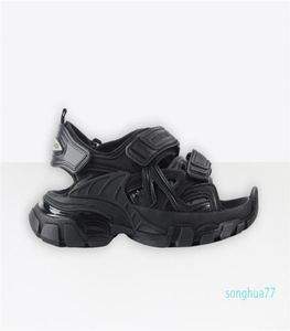 Ny spår Sandaler Platform Fashion Men Kvinnor Mens Sneakers Slippers Pink White Black Blue Slides Beach Casual Shoes Thick Bottomed3563925