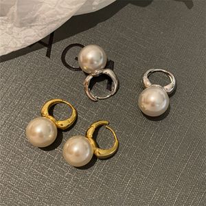 Fransk sommarnisch retro design pärla örhängen stud kvinnlig senior ins mode söt all-match smycken tillbehör gåva 312i