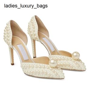 Nya sandaler brudskor klänning bröllopskor sommar lyxig platt tofflor designer slingbacks pearl satin plattform pumpar kvinnor höga hälskor
