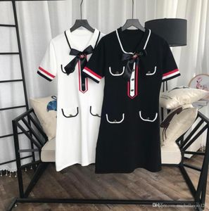 2019 Blackwhite Bow Collar Shorts Short Women039S Knitting Dress Designer Buttons Pockets Long Pullovers Womens 2019051100346