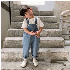 Mode Kinder Frühling Autumn Baby Jeans große Taschen Overalls Casual Lose Jungen Mädchen Denim Hosen L2405