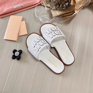 Sandali di lusso famosi designer donne pantofole muli piatti legnosi slips mila cloud scarpe morbide ricamato al tallone alto lino sandale espadrille cunee cursori