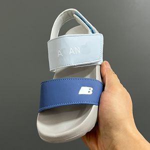 Designer Sandaler Herrkvinnor Sandal Summer Beach Slippers Waterproof Slides Blue White Kids Slipper Outdoor Shoes CAD24052804