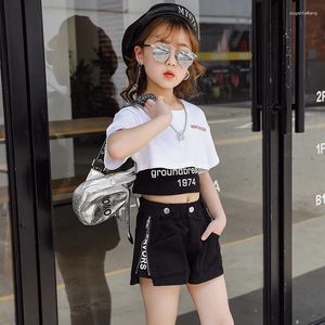 Kläder sätter flickors kostym 2024 koreansk version av stora och medelstora barn på internet trendig kortärmad