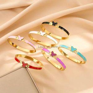 Bangle lyxiga färgglada emaljfjärilar charm rostfritt stål guldpläterat armband för kvinnor mode enkla smycken gåva H240528