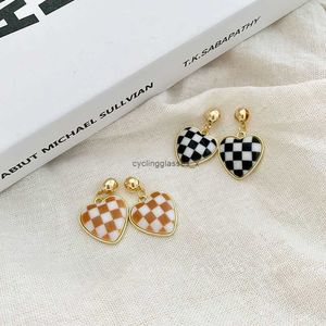 2024 S925 Silver Needle Love Chessboard Checkered Earrings New Fashionable Simple and Personalized Korean Style Internet Red