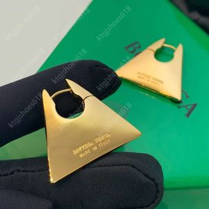 Ohrring -Ohrringe Designer für Frauen 18K Gold Plated Hoop Dreieck glänzendes Licht mit Modebriefen Retro Persönlichkeitsstud für Party Schmuckgeschenk
