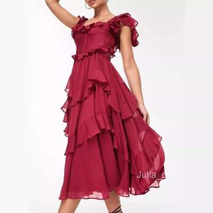 2024 Ny klänning Holiday Dress spetsar Öppen rygg ihålig kakkjol med ruffle kant veckad lång klänning