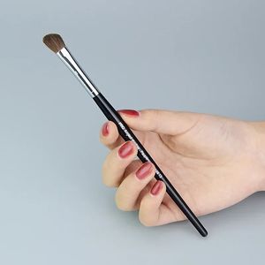 1pcs Nose Shadow Brush Angled Contour Makeup Brushes Face Bronzer Nose Silhouette Eyeshadow Cosmetic Blending Make Up Tool