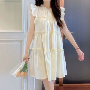 夏の甘いフリル飛ぶ袖のミニドレスソリッドラインノースリーブの穏やかな風のドレス韓国ファッションシックプルオーバー女性240528