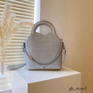 토트 백 디자이너 여성 럭셔리 숄더 가방 여성용 Tiffanyity Evening Bags Ins 체인 크로스 바디 리치 패턴 용량 다목적 핸드백 2024 872