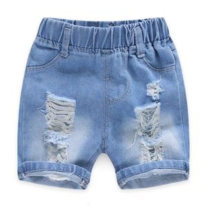 Baby pojke shorts jeans 2023 sommar pojkar trycker denim bomull casual barn korta byxor för barnbyxor 2-8 år kläder l2405