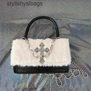 Cross Body Totes Xiuya Y2K gotycka torebka dla kobiet miękka pluszowa aplikacja łańcuchowa torba na ramię Hot Girls Hip Hop American Crossbody H240528