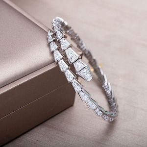 Braccialetti di design Braccialetti di ossa di coppia d'argento di lusso Braccialetti di ossa di bambù per donne regolabili Diamond Full Diamonds Bracciale 3 Colori C PCSR