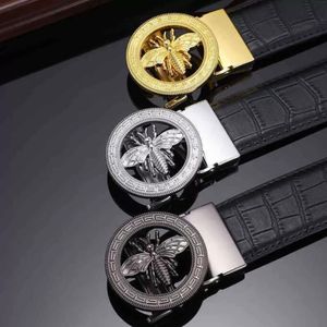 Новый ремни дизайнерский ремень мужской отдых Little Bee Automatic Buckle Men's Business Универсальная настоящая ковтика 231W