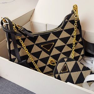 Bolsa de ombro de ombro axilon Hobo Hobo Women Women Bolsa Bolsa Purse Hardware Gold Letras de Moda Cadeia Bolsas Crossbody Strap Pequeno T 305C