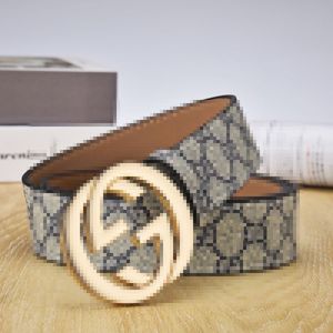 Aaaaaa hochwertige Designerin Männer Frauen Casual Belts Mode 34 Farben Klassische Herrenbrief glatte Schnalle Luxus echtes Ledergürtel Breite 3,8 cm mit Schachtel