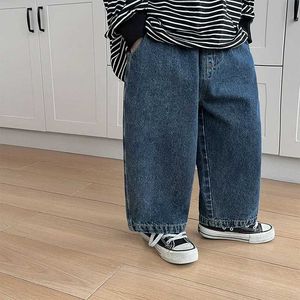 Trousers 2024 Spring children solid color straight jeans Boys loose all-match casual denim trousers Y240527