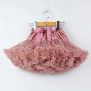 Heiße Mädchen Tutu Röcke Solid flauschiger Tüll Prinzessin Ballkleid Pettirtirt Kids Ballet Party Performance Kleid für Kinder PP001 L2405