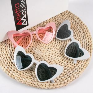 Hjärtformade solglasögon för kvinnor Retro Cat Eye Solglasögon Bröllopsengagemang Dekoration Shopping Travel Party Accessories