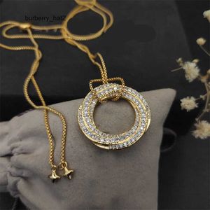 Diamanthalsbandsdesigner för kvinnor dy pläterade guld smycken hjärthalsband cirkel hänge collier hög kvalitet utsökta herrkedja retro trendig