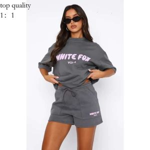 Women Foxs White Hoodie Tracksuits قطعتان مجموعة مصممة 2024 New Spring Summmer Hoodie مجموعة من المألوف والرياضية القصيرة القصيرة ذات الأكمام القصيرة.