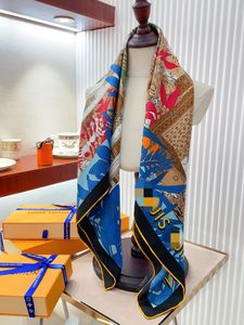 女性用の4色の100％シルクスカーフヘッドスカーフ冬の豪華なスカーフハイエンドクラシックレターパターンデザイナーショールスカーフ上記のソフトタッチに簡単に合う新しいギフト