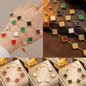 Pulseiras de grife para feminino 18k Bracelets de charme de ouro de 18k Bracelets clássicos Jóias de pulseira de trevo de quatro folhas de quatro folhas de luxo de pulseiras elegantes