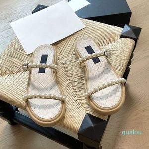 2024 Kaptuki Summer Beach Buty Beige Black Dwie obcasy z pudełkiem