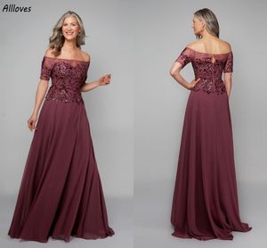 Bateau Off Shoulder Bourgogne Chiffon Mother of the Bride Groom Dresses Lace Applqiued Women Formella festklänningar Golvlängd En linje Bröllopsgäst Prom klänning Cl3577