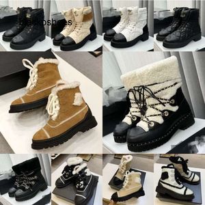 Canal cf renda de renda Chanells botas puff shearling cisalhão paris up acolchoado no tornozelo sherpa lã forrada botas de neve bloqueio salto de salto de bloco