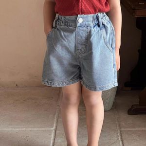 Shorts flickor koreansk stil barn kläder 2024 sommar baby byxor gamla sandtvättade jeans avslappnad all-matchning