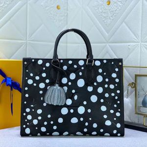 Women Handbags designer tote Bags Circle Hand Design High-grade Texture Single Shoulder Messenger Cowhide Thin Shoulder Strap Cross Bod 233B