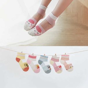 Kinder Socken 5pairs/Los Sommer Spring Baby Socken dünne Baumwoll Patchwork Kinder Socken süße schöne Mädchen Jungen Kinder Cartton Socken D240528