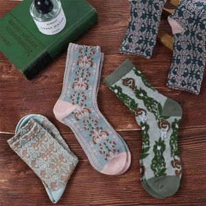 Frauen Socken Winterdruck Stickerei Harajuku Lolita College Style Mosiery Koreanische Mädchen Jacquard Middle Tube