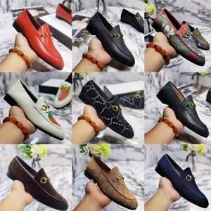 Designer Loafers Mens Dress Shoes Quilted Men 100% real leather Platform Authentic cowhide Metal buckle Moccasin Flat Lambskin With Gold Hardware