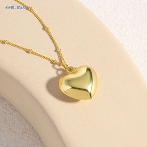 Anhänger Halsketten Sonnenblll Classic Heart Love Anhänger Halskette glatte goldene, geeignet für Frauen Mädchen Einfache Halsketten Schmuck Geburtstag Geschenke S2452766a4