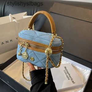 Cross Body Lingge Mała torebka w stylu perfum Retro High-end Torka na ramię francuska łańcuch tłumu Cross Body Body Latter 2018 H240528