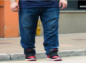 Swobodni mężczyźni dżinsy plus tłuszczowe luźne długie spodnie czarny jeansowy jean proste spodnie ubrania dla mężczyzn2524585
